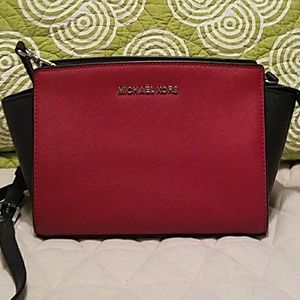 Michael Kors Medium Selma Messenger Crossbody